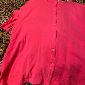 Breast cancer reconstruction shirt with drain holders